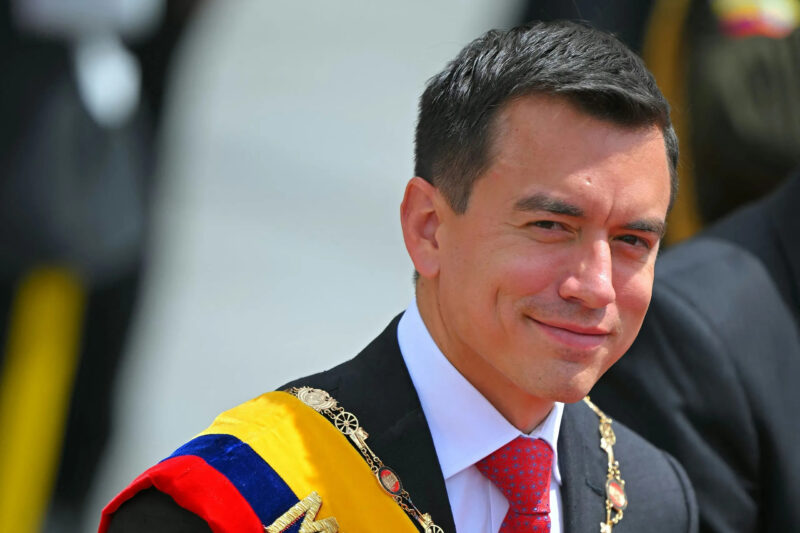 Presidente Noboa anuncio la baja de un 20% del precio de la cerveza