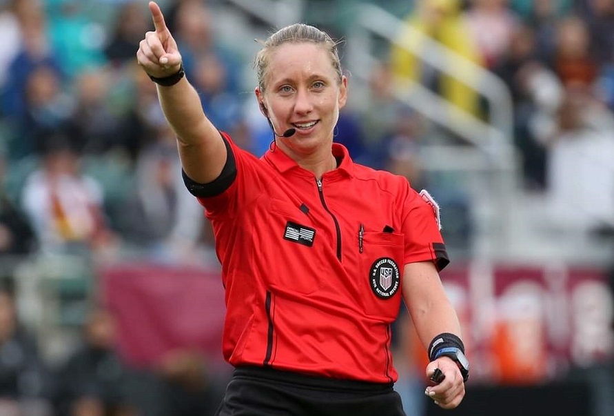 La estadounidense Mary Victoria Penso, más conocida en el fútbol como Tori Penso, será la central del partido entre Ecuador y Alemania,