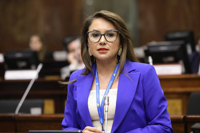 Nataly Morillo, ministra de Gobierno, presentó una denuncia en Fiscalía para que se abra una investigación por el caso de Segura EP,