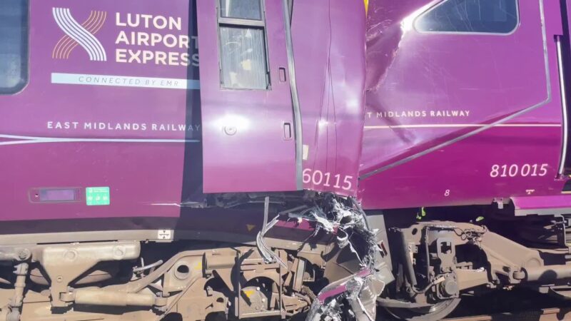 Inglaterra: Dos trenes colisionan cerca de Bedford