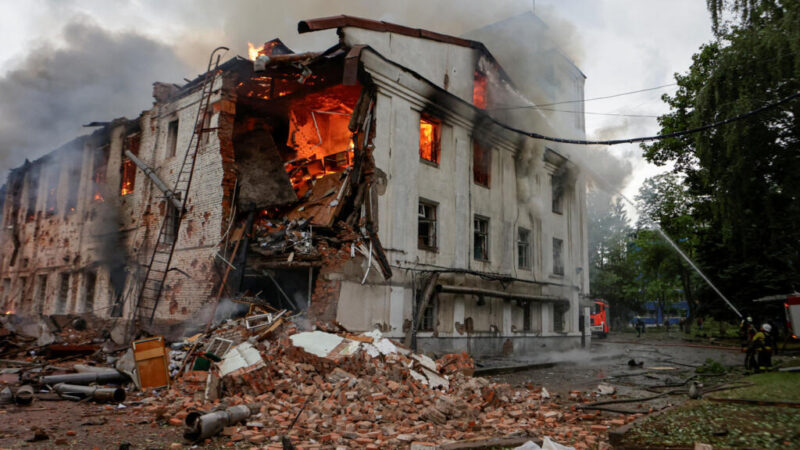 Rusia amenaza a Ucrania con más ataques tras masivo bombardeo contra Moscú