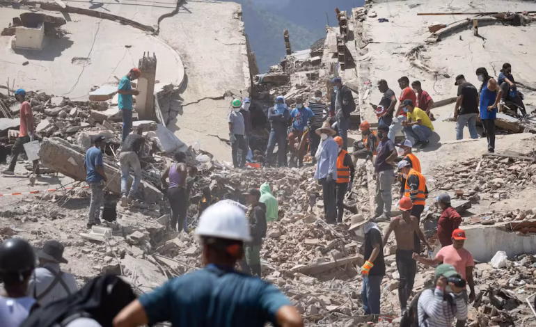 Sube a 1.719 la cifra de muertos y a 5.034 los heridos tras el terremoto en Venezuela