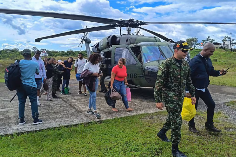 Ejército de Colombia libera a 39 personas secuestradas por el ELN y 2 militares mueren