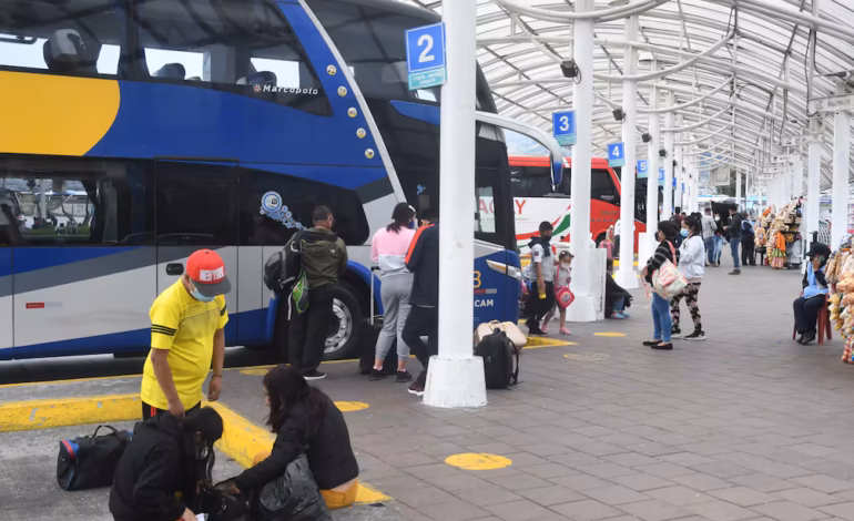 Las tarifas del transporte público interprovincial e intraprovincial se incrementaron un 25%