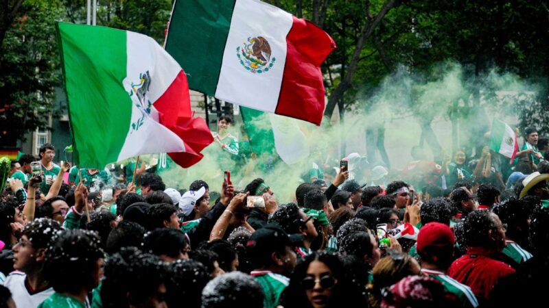Disturbios y tiroteos tras la derrota de México