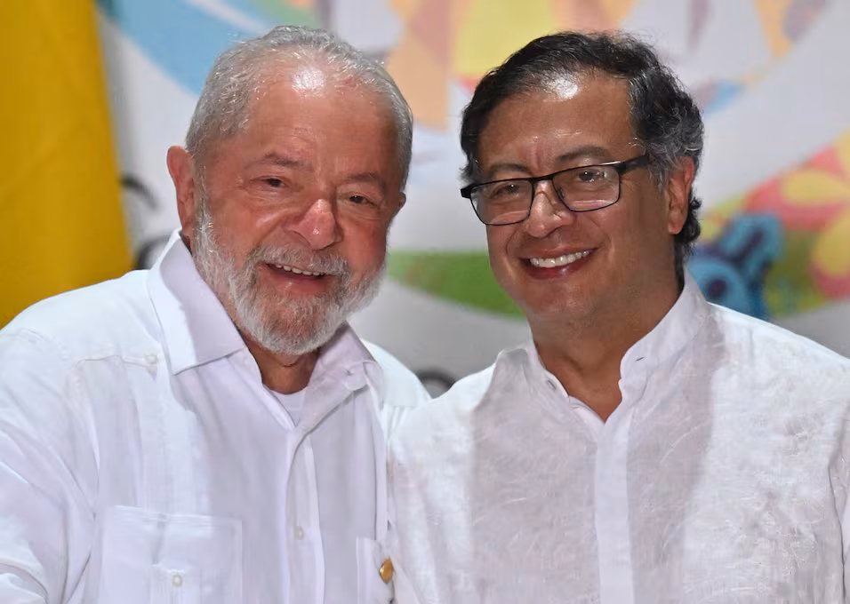 Petro llama a Lula y se compromete con una “transición pacífica” en Colombia