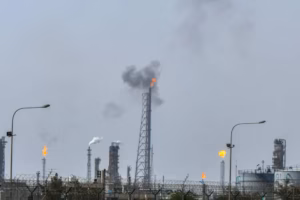 Un nuevo incendio en una planta desalinizadora y de energía en Kuwait por ataques de Irán
