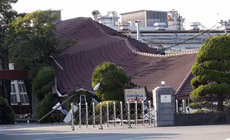 Suben a 18 los muertos en Japón y sigue búsqueda contra reloj de atrapados por terremoto