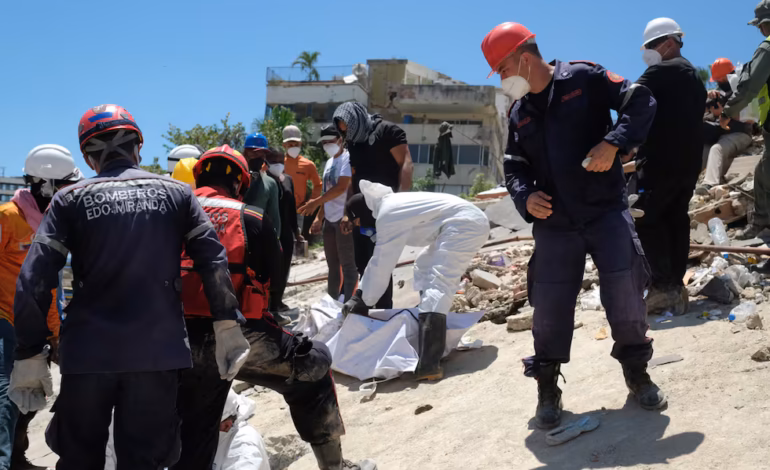 Suben a 3.899 los muertos tras el doble terremoto en Venezuela mientras cifra de heridos se mantiene en 16.740