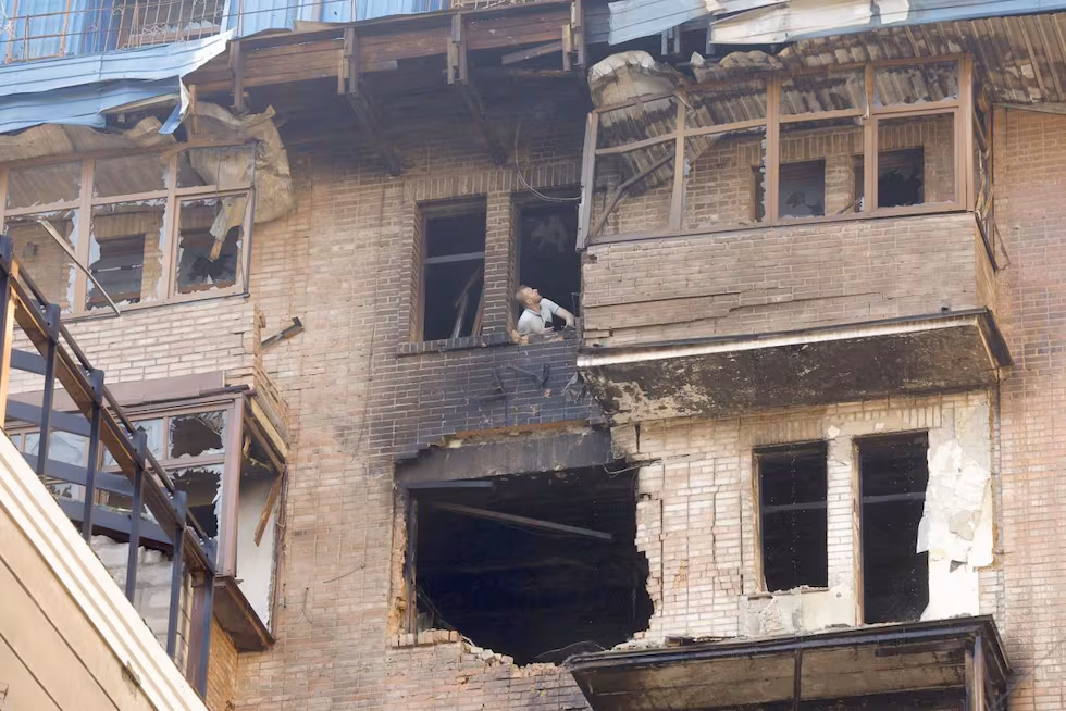 Ucrania: al menos tres muertos y siete heridos en ataque ruso con bombas guiadas en región de Sumy