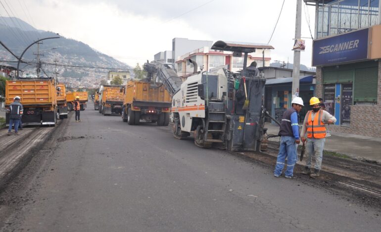 Avanza la rehabilitación vial en el barrio La Magdalena al sur de Quito