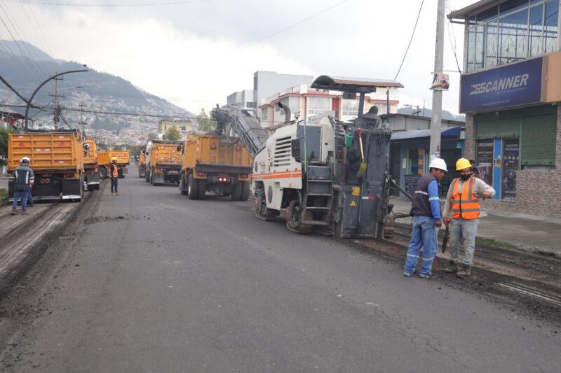 Avanza la rehabilitación vial en el barrio La Magdalena al sur de Quito
