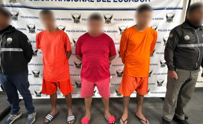 La Policía Nacional capturó a tres hombres presuntamente vinculados con ‘Los Choneros’ durante el operativo Fénix 0451