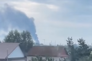 Ucrania ataca una refinería al oeste de los Urales y un aeródromo militar en Volgogrado