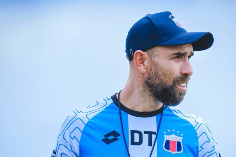 El Deportivo Quito se queda sin técnico