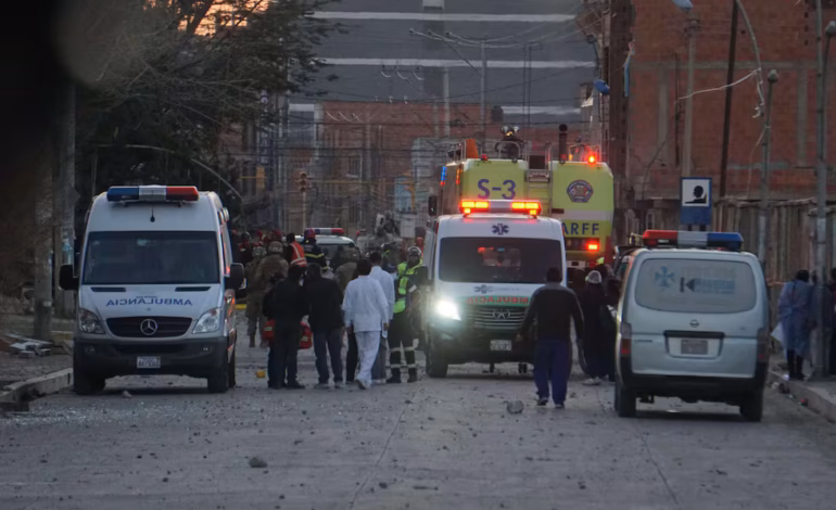 Dos muertos y 59 heridos tras explosión en recinto militar en Bolivia