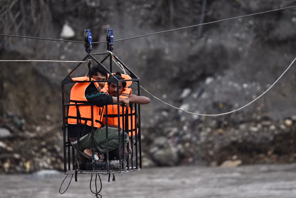 Nepal mantiene las búsquedas 11 días después de la riada tras nuevos rescates con vida
