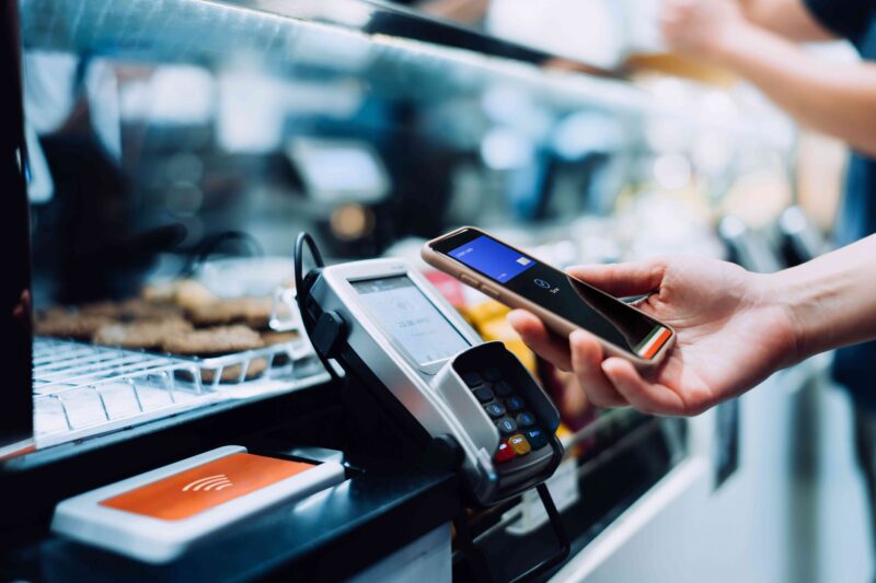 El reto de elevar inclusión financiera en Latinoamérica tras éxito de billeteras digitales