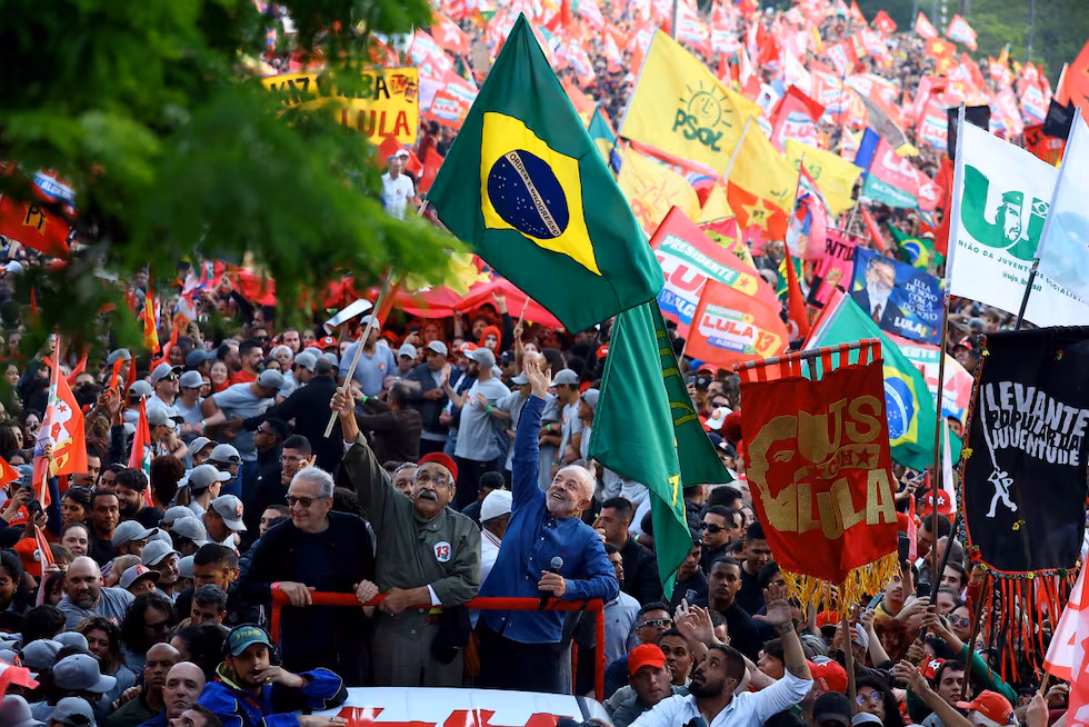 Lula ataca a Flávio Bolsonaro con un discurso contra la influencia de Estados Unidos en Brasil