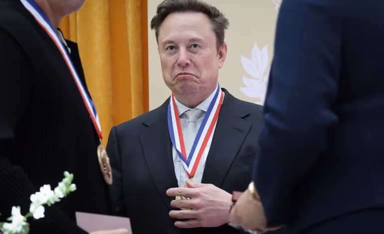 Musk ordenó limitar el servicio de Starlink en Ucrania, según el WSJ