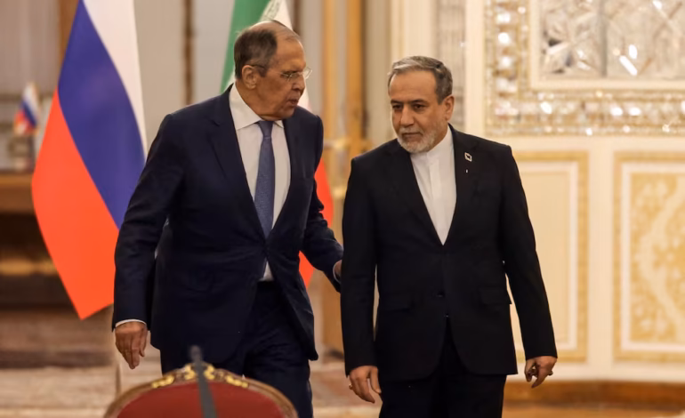 Canciller iraní afirma que su país y Rusia “nunca” trabajaron tan de cerca